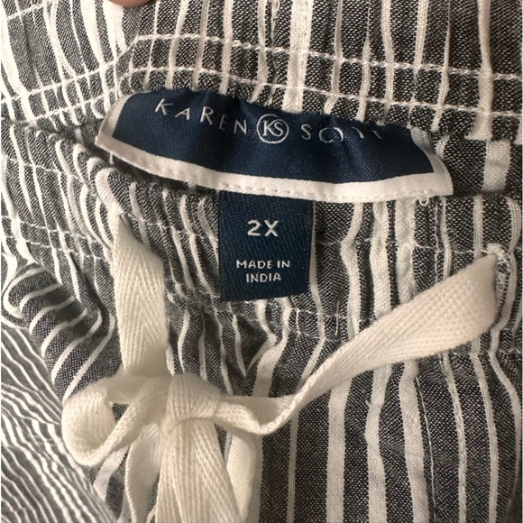 Karen Scott Lisa pull-on shorts women’s plus size 2X black white striped $37 new - Picture 5 of 5